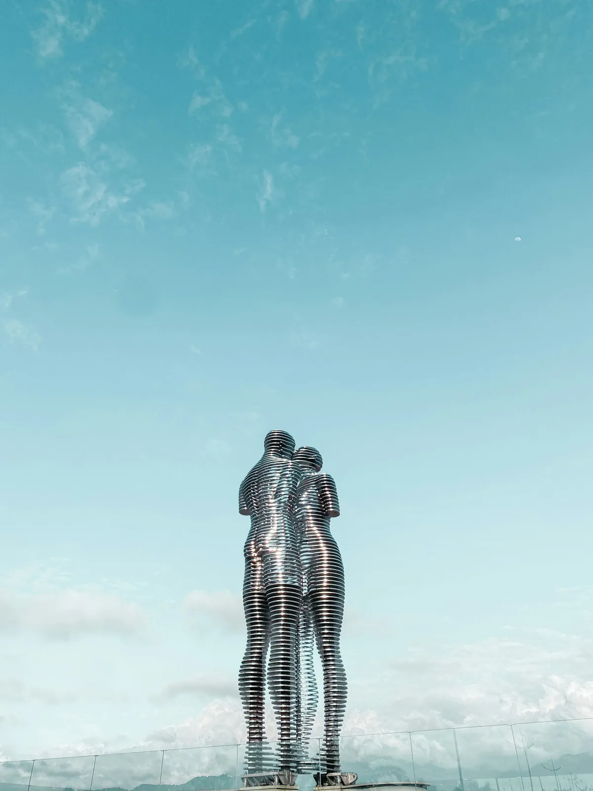 The Ali and Nino sculpture on the Batumi seafront